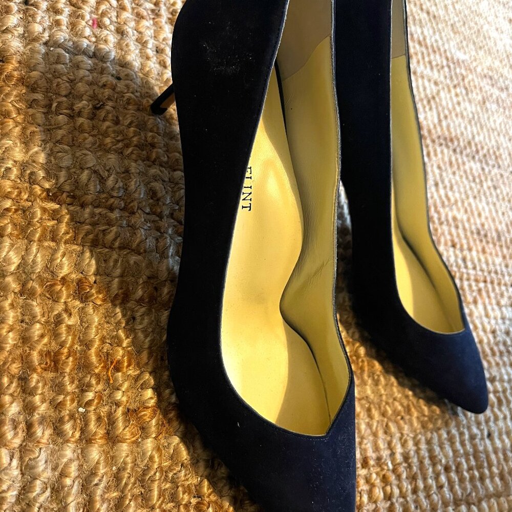 Sarah Flint sued pumps